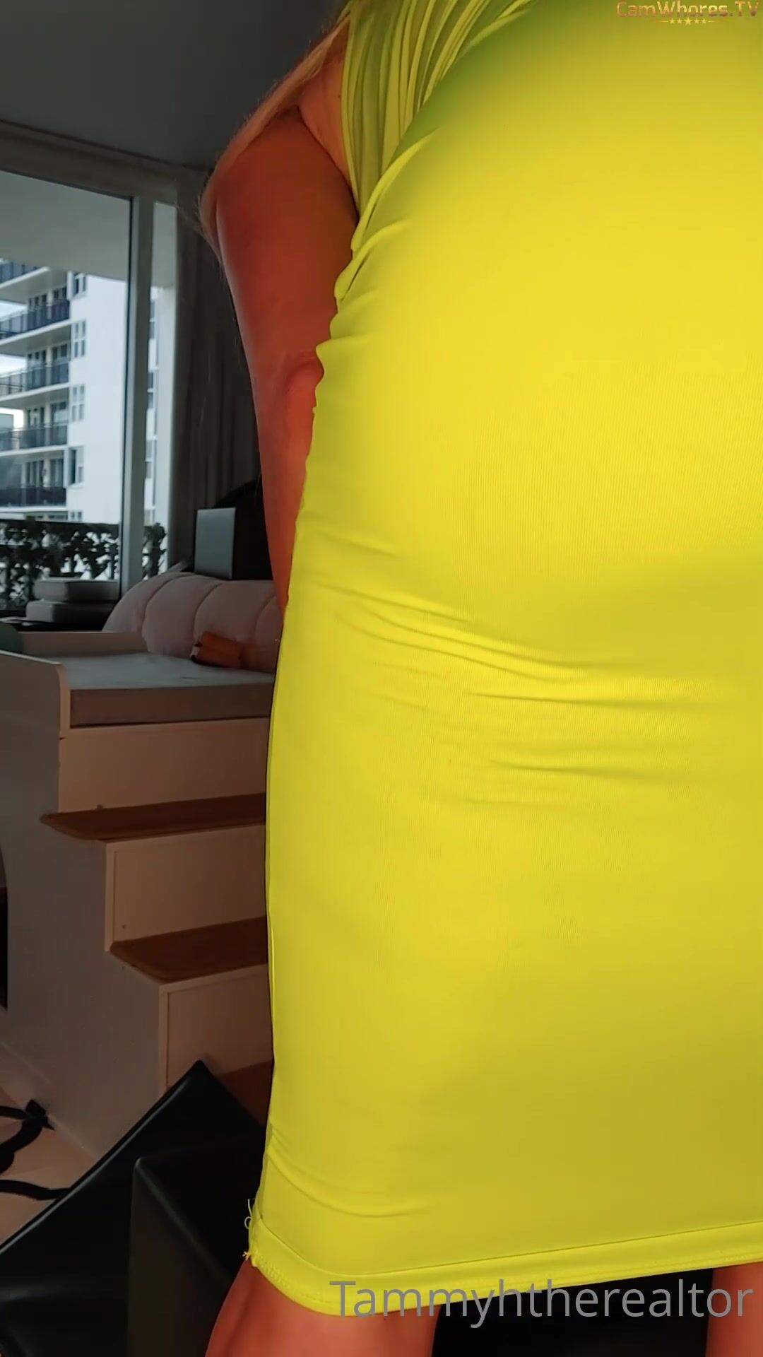 Tammy Hernandez: Sexy Yellow dress !