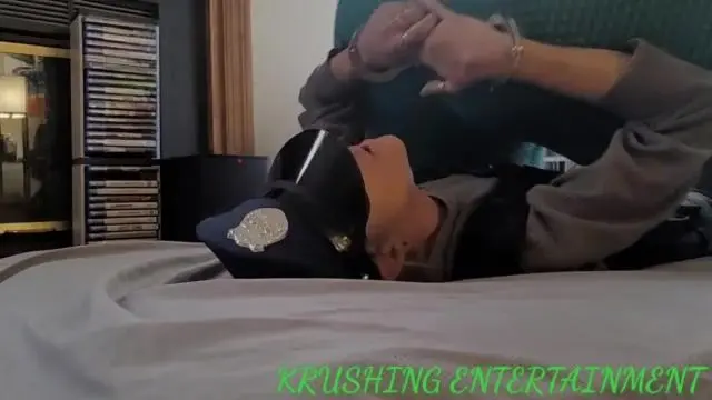 Queen Krusha butt drop