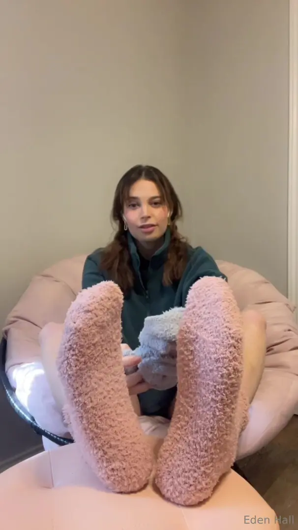 solewho4e77 pov your roommate finds you smelling her dirty socks so she confronts you and makes you sniff and st onlyfans xxx porn videos