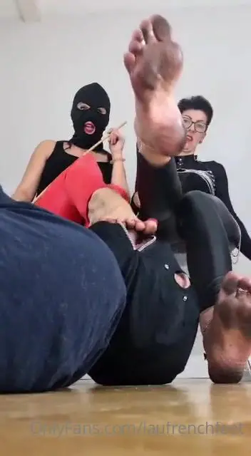 laufrenchfeet dirty soles see how our slave lick our feet onlyfans xxx porn videos
