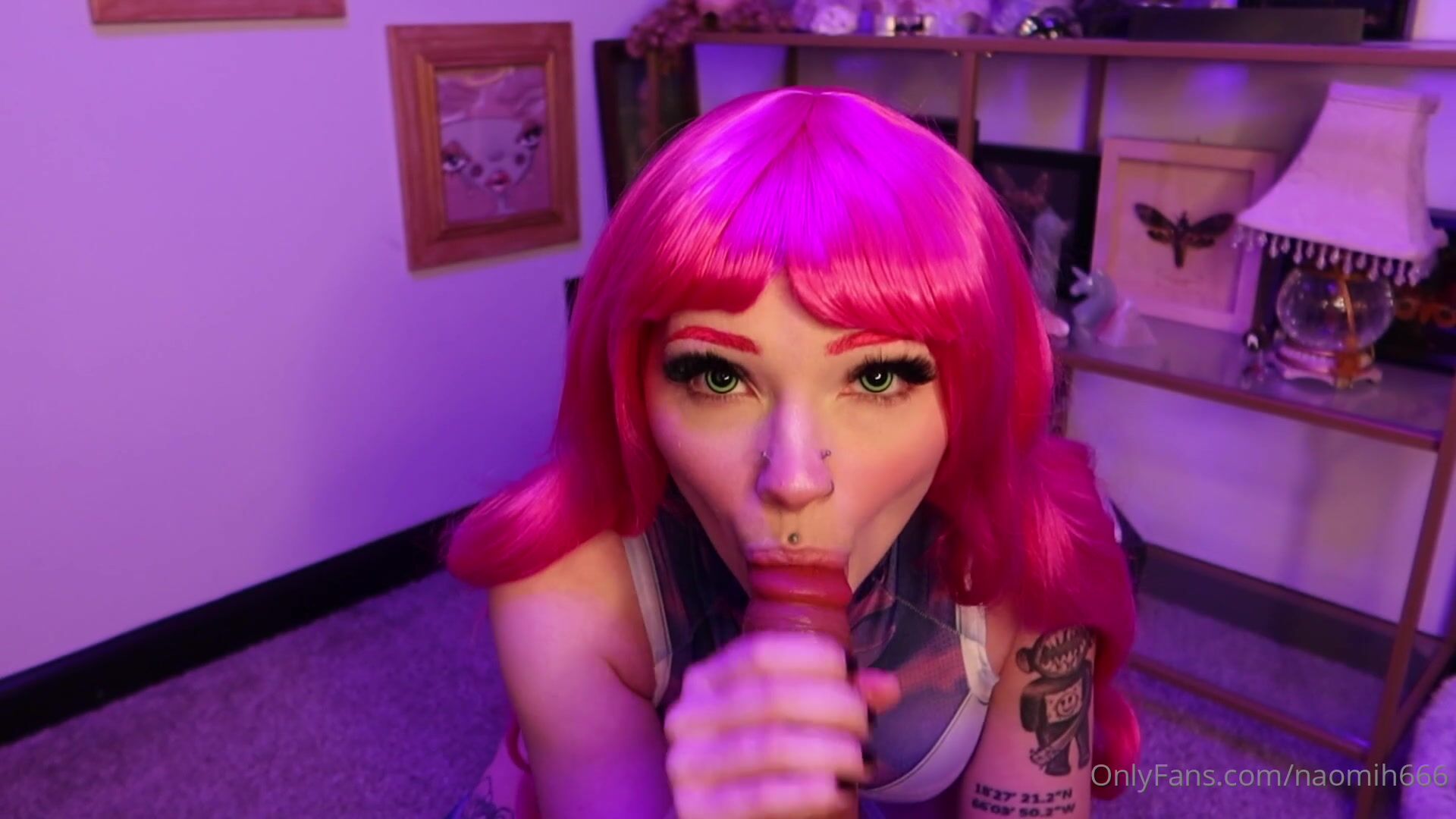 Naomih666 - Starfire cosplay sucking