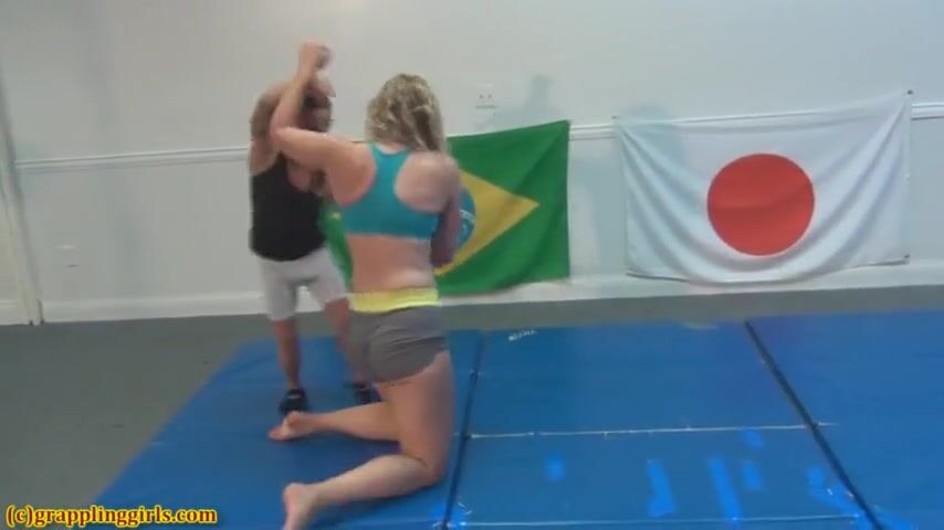 Amazon wrestling midget