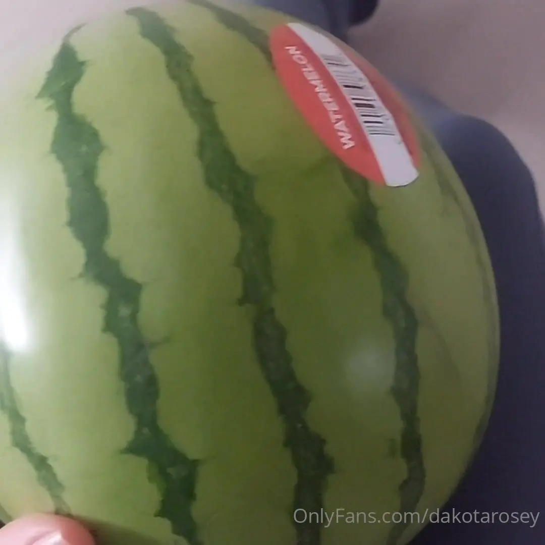 dakotarosey i m going to crush you like i crushed this watermelon onlyfans porn xxx