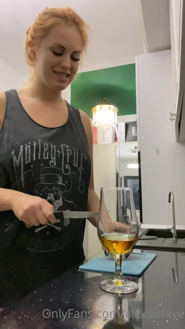 alexsisfaye have a nice weekend join me for a drink onlyfans porn xxx