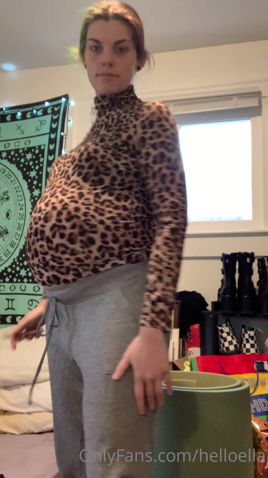 Helloella - Trying on a shirt big belly