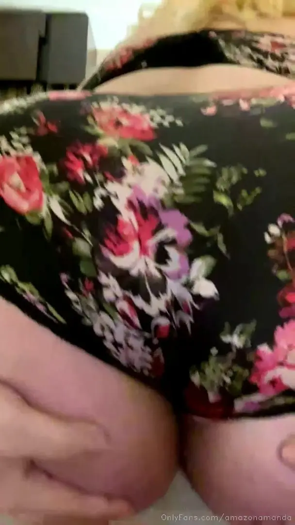 amazonamanda live stream las vegas w/ vivienne rose & nikki. sitting smothering tickling.. you kn onlyfans porn video