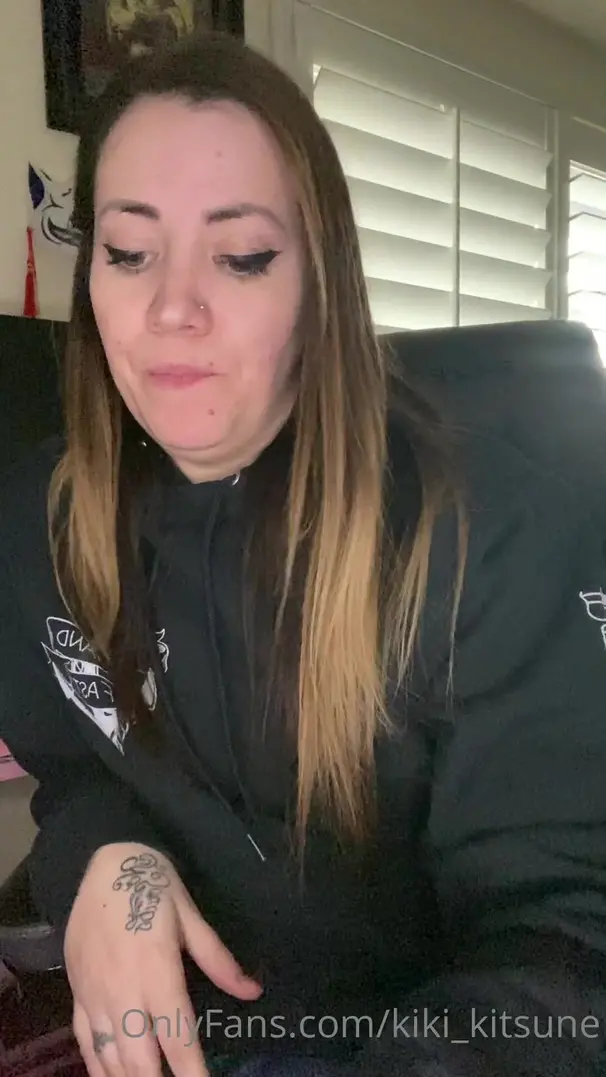 kiki kitsune just me eating chicken & talking i ve been asked to do more eating videos but th onlyfans porn video