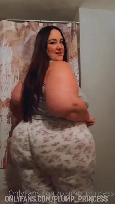Plump Princess : When You’re About To Go To Bed But You Just Have To Be A Tea