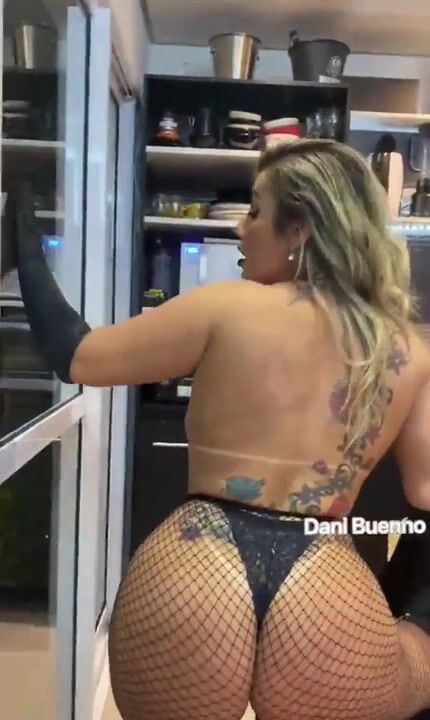 Dani Bueno - Tits and ass show