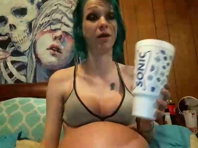 Pregnant Haleyette Masturbates