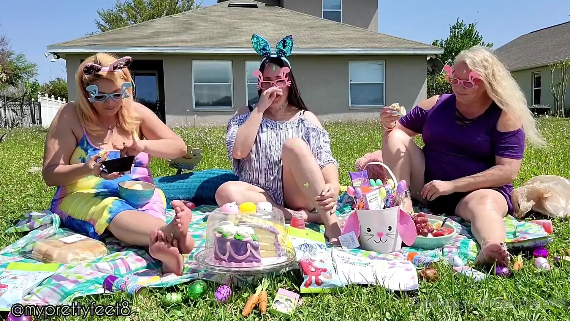 myprettyfeet8 easter picnic w/ sweetesthangsfeet & heavenlyxperience we re enjoying our easter lun onlyfans xxx porn videos