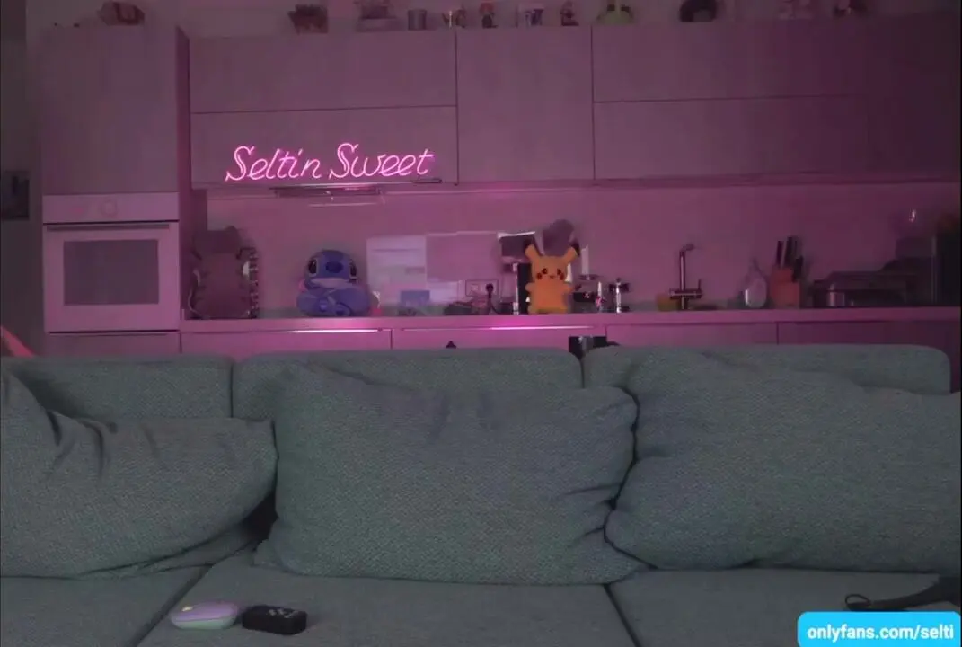 Seltin Sweet Nude Live
