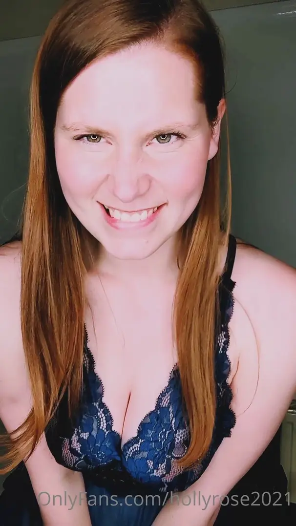 hollyrose2021 welcome thankyou for subscribing i hope you enjoy yourself here s a cheeky onlyfans xxx porn videos