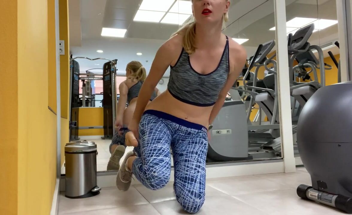 Iviroses Public gym dildo