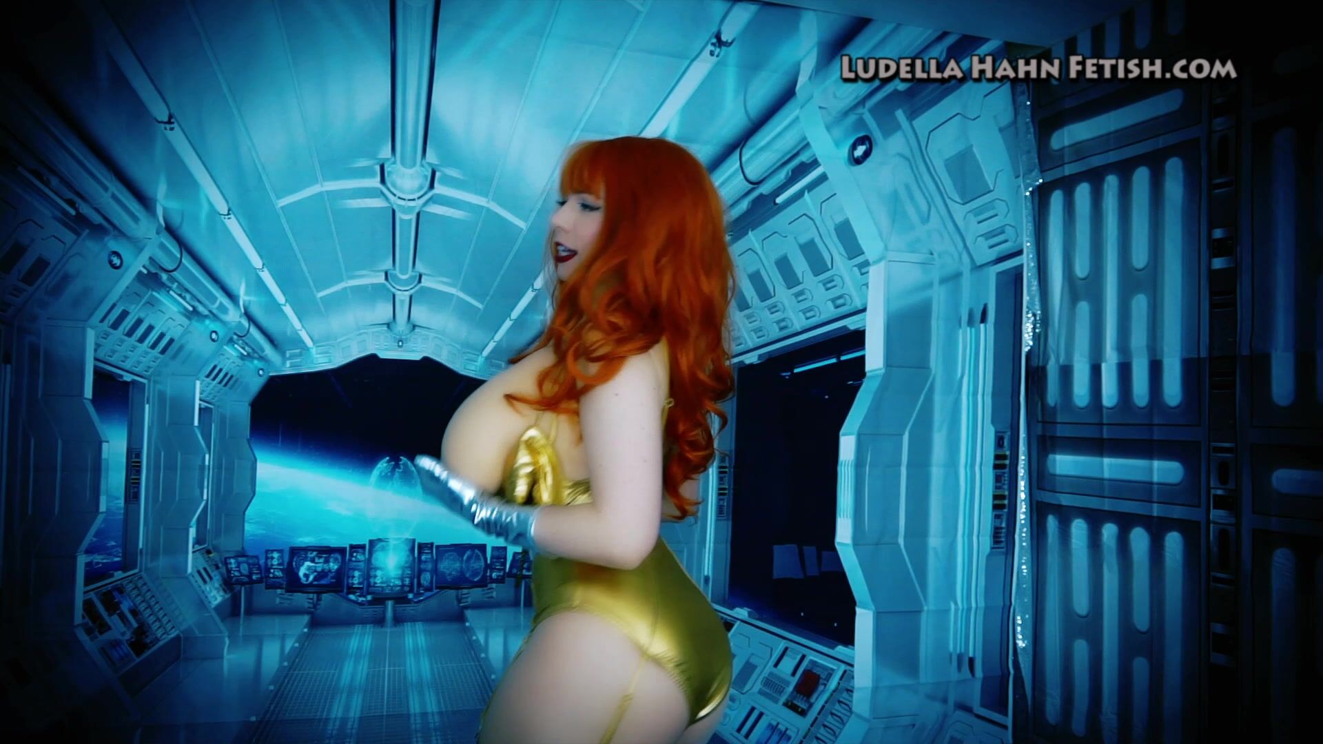 Ludella hahn alien inside